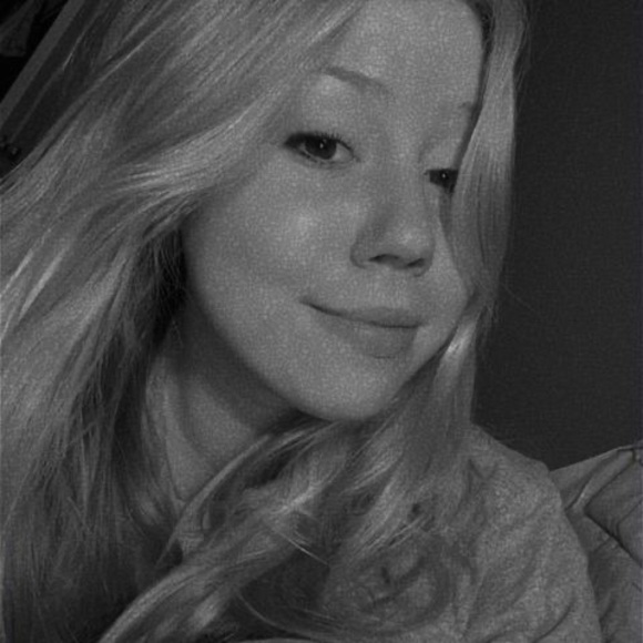 Profile Picture of Chrislynn Juneau (@chrislynnjuneau) on Poshmark