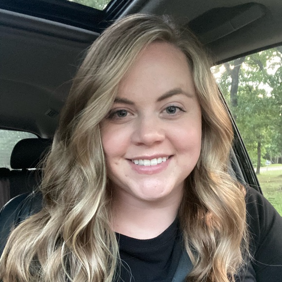 Profile Picture of Meagan Andrus (@meaganandrus) on Poshmark