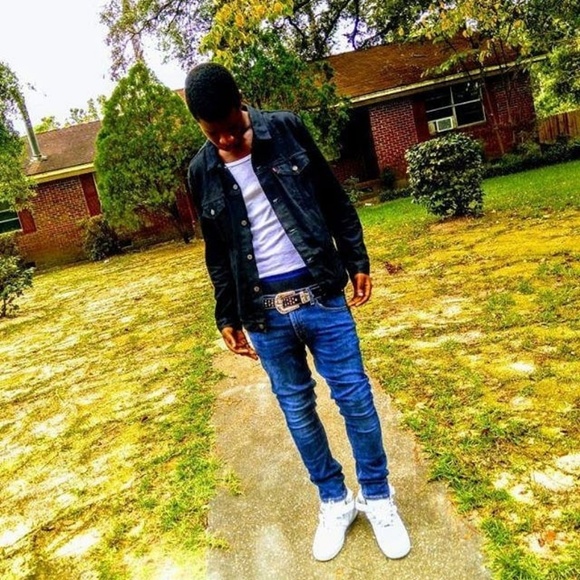 Profile Picture of James Harvey (@jamredleg1) on Poshmark