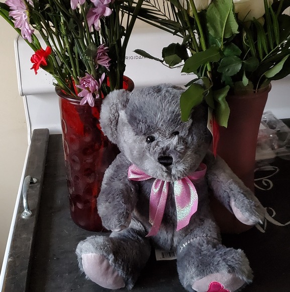 Profile Picture of Annie Aswell (@annieaswell) on Poshmark