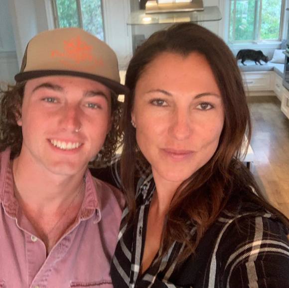 Profile Picture of Emily Banffy (@emilyandjaden) on Poshmark