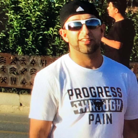 Profile Picture of Mohammed Albaker (@mohammedalbaker) on Poshmark