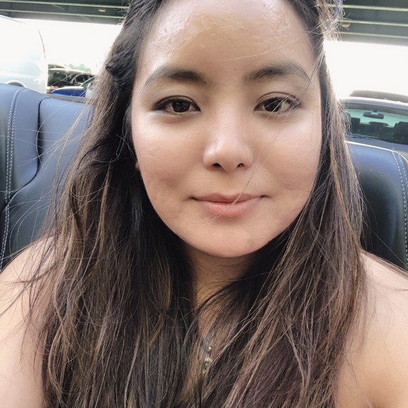 Profile Picture of Teyang Khangkar (@teyangkhangkar) on Poshmark