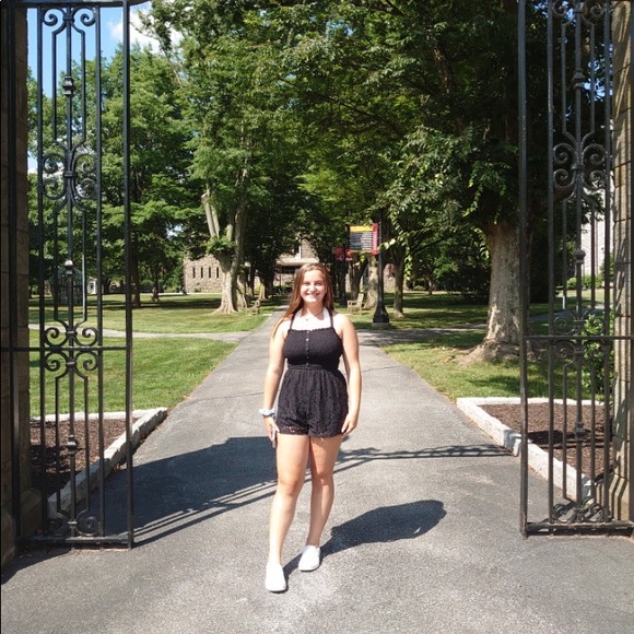 Profile Picture of Calista Kolmer (@calistakolmer) on Poshmark