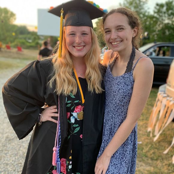 Sarah Chimileski - Poshmark Profile Picture of Sarah Chimileski (@sarahbug2002) on Poshmark