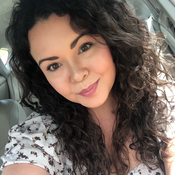 Profile Picture of Katie Chason (@chasonkatie) on Poshmark