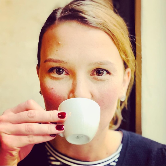 Profile Picture of Laura Barry (@lbarry1986) on Poshmark