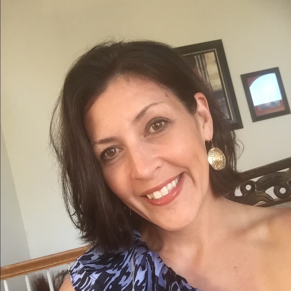 Profile Picture of Tricia Moore (@allymoo1) on Poshmark