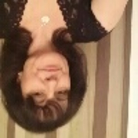 Profile Picture of Amy Higgins (@italiamy) on Poshmark