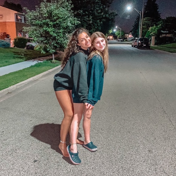 Profile Picture of Ava Siragusa (@avasiragusaa) on Poshmark