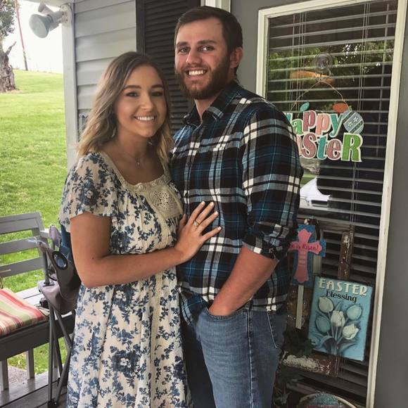 Abby Chesser - Poshmark Profile Picture of Abby Chesser (@abbychesser) on Poshmark