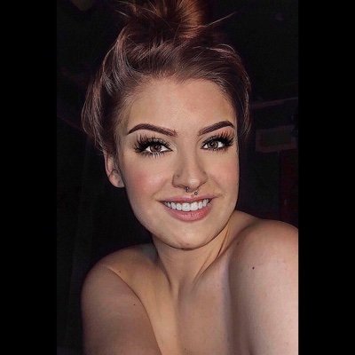 Profile Picture of Tori Carney (@vmadleincarney) on Twitter