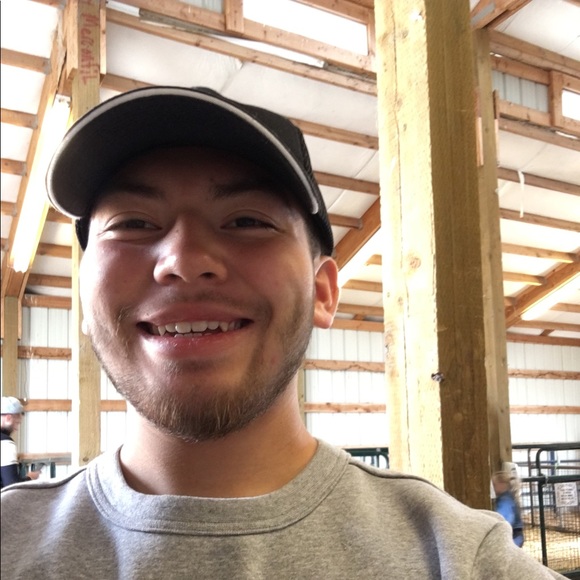 Profile Picture of Julian Bobadilla (@julian808) on Poshmark