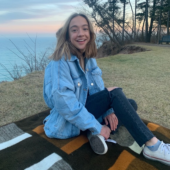 Profile Picture of Ava Wojnowski (@avakw29) on Poshmark