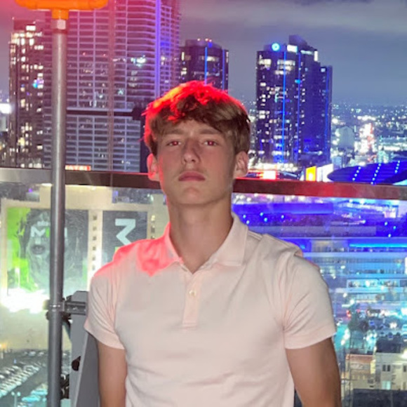 Profile Picture of Andre George (@andregeorge0148) on Poshmark