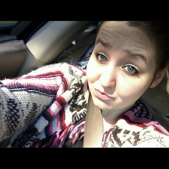 Profile Picture of Mickayla Cook (@mickaylaleigh) on Poshmark