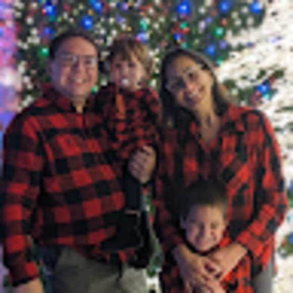 Profile Picture of Daniela Rodrigues (@dwddrodrigues) on Poshmark