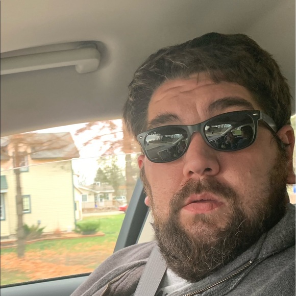 Profile Picture of Michael Hannum (@mhannum87) on Poshmark