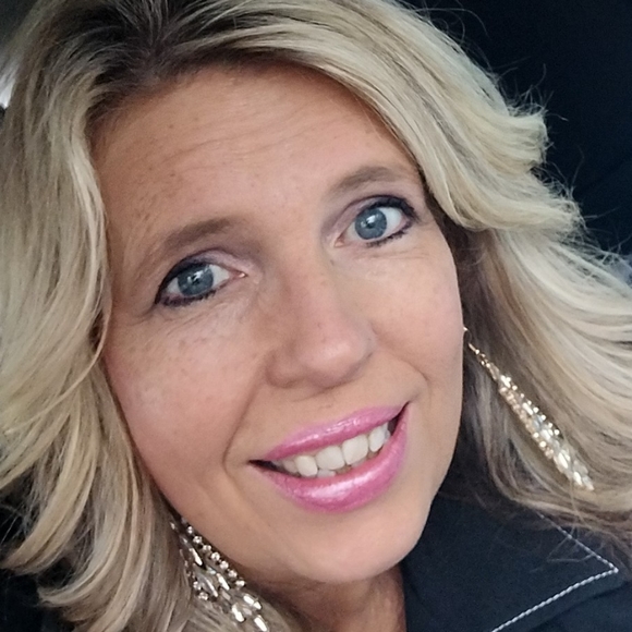 Profile Picture of Mickspicks106 Mickspicks106 (@mickr17) on Poshmark