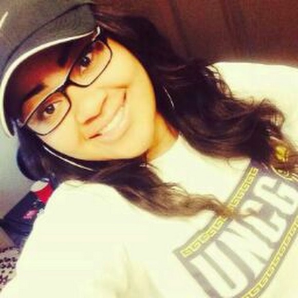 Profile Picture of Jesslyn Pope (@jesslyn_pope) on Poshmark