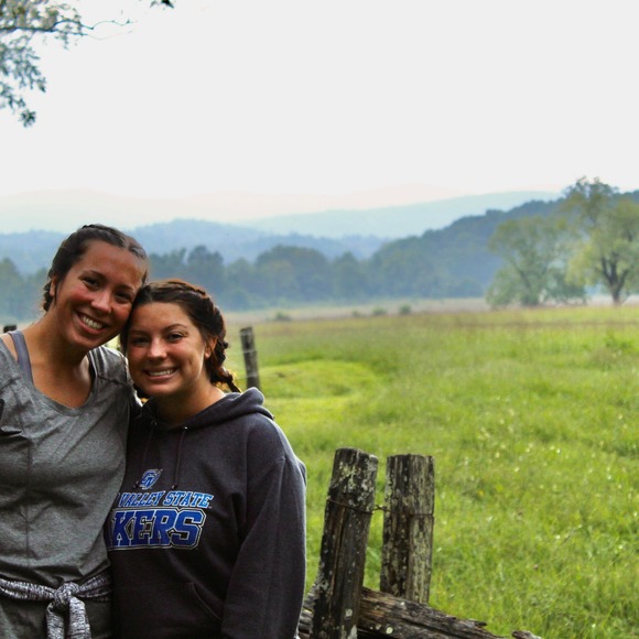 Profile Picture of Olivia Roedel (@oliviaroedel) on Poshmark