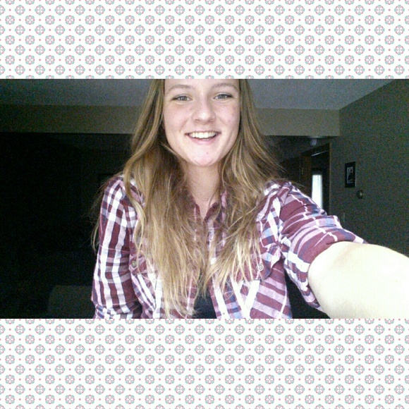 Profile Picture of Eleanor Plager (@elplags23) on Poshmark