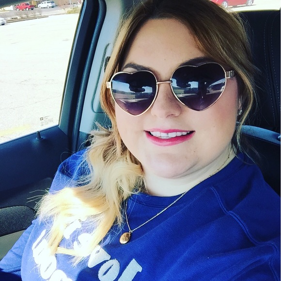 Profile Picture of Sara Hannel (@chefsarakay) on Poshmark