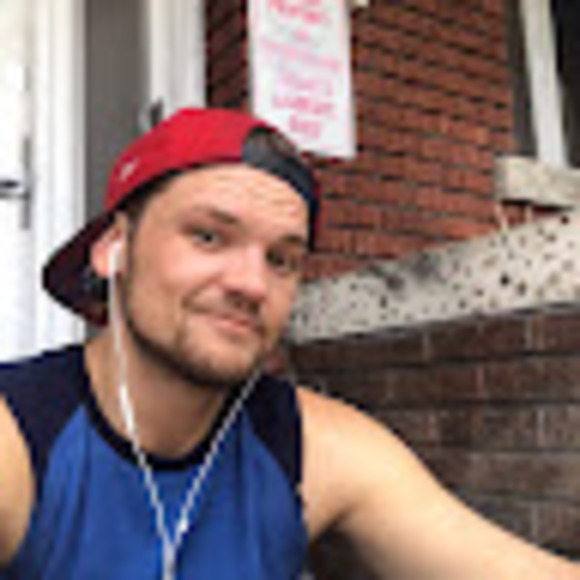 Profile Picture of Jon David (@jondavid299) on Poshmark