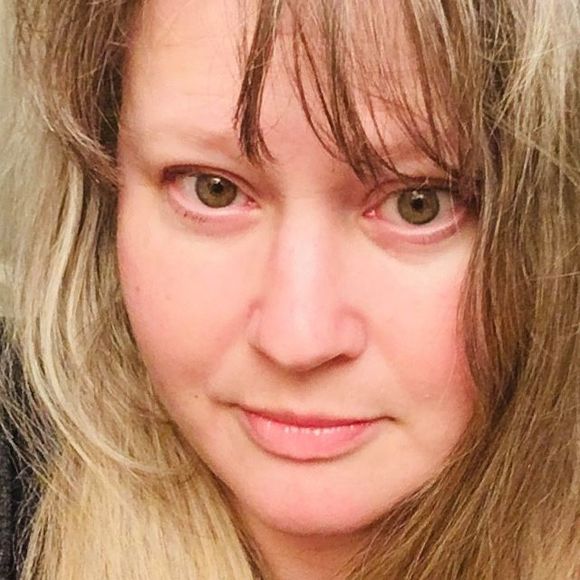 Profile Picture of Karin Knorr (@karinknorr) on Poshmark