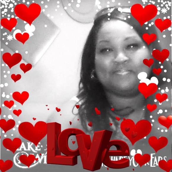 Profile Picture of Tonya Savage (@heartattack2651) on Poshmark