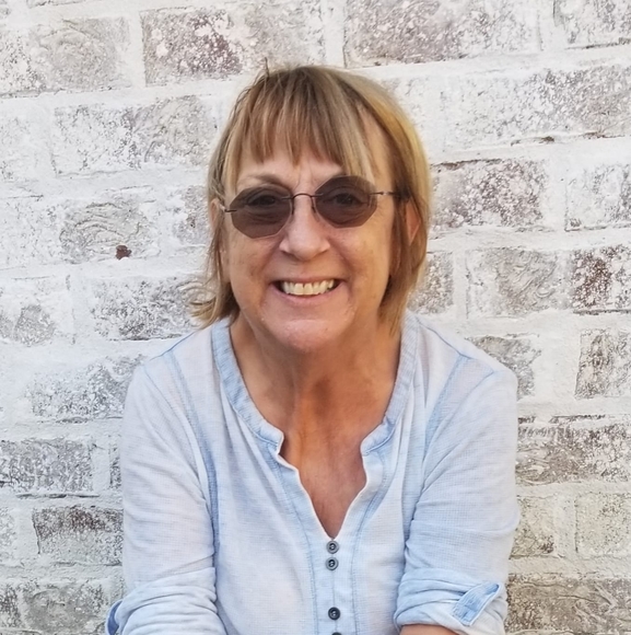 Profile Picture of Jayne Phillpott (@jaynephillpott) on Poshmark