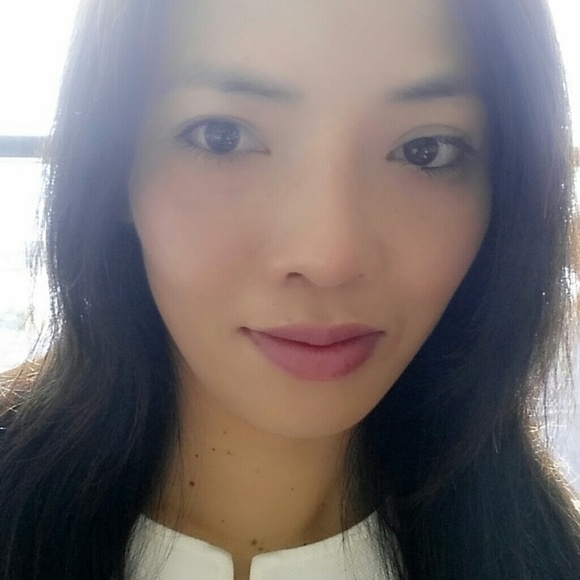 Profile Picture of Yuling Lee (@mimi8040) on Poshmark
