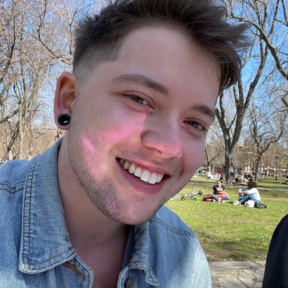 Profile Picture of Louis-adam Beaudin (@puwasky) on Poshmark