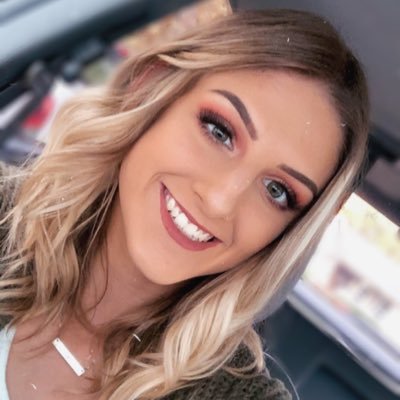 Profile Picture of Kay 🐘 💛 (@Horton01Kayla) on Twitter