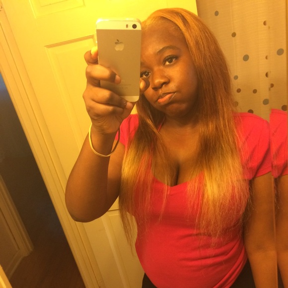 Profile Picture of Nicole Turner (@nturner32) on Poshmark