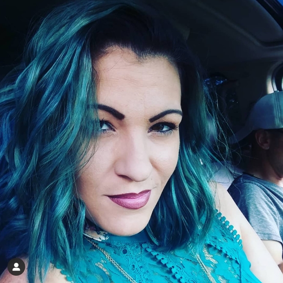 Profile Picture of Melissa Warden (@lysasundquist) on Poshmark