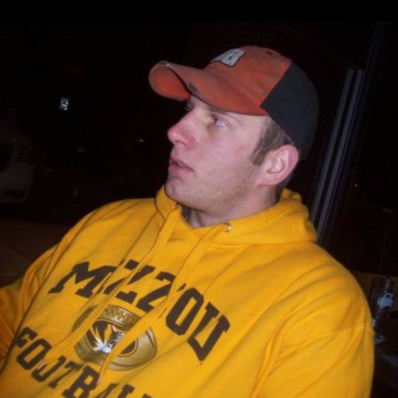 Profile Picture of Preston Hendrix (@hendrix1983) on Poshmark