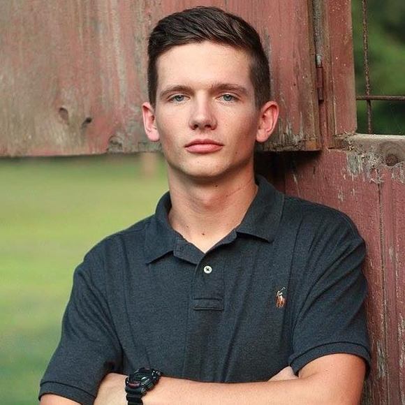 Profile Picture of Brandon Ppool (@usmcppool) on Poshmark