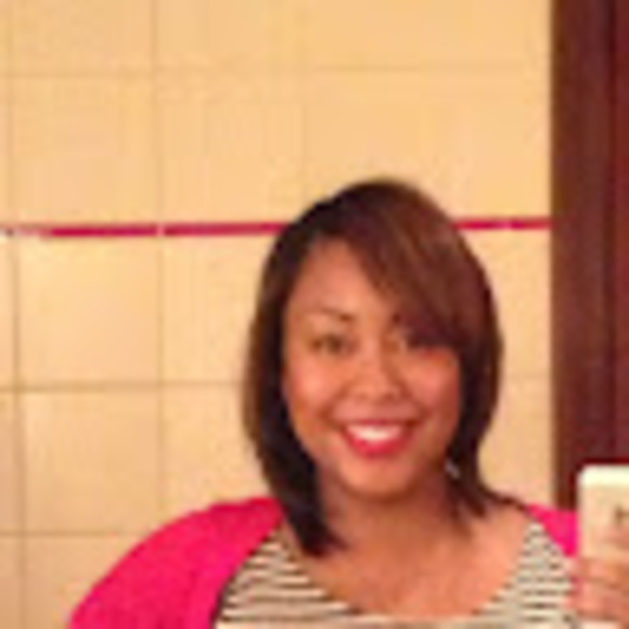 Profile Picture of Monique Herbert (@moniqueherbert) on Poshmark