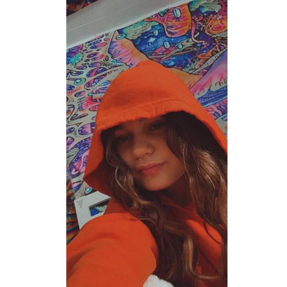 Profile Picture of Brianna Dagenais (@briannadagenais) on Poshmark