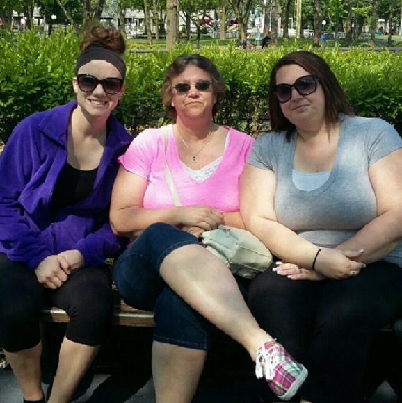 Profile Picture of Brandi Brickman (@brandi1109) on Poshmark