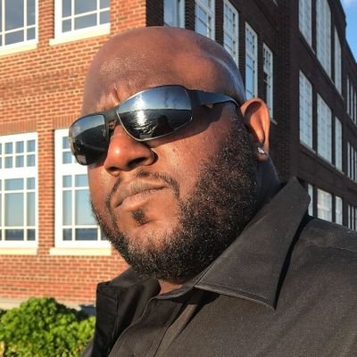 Profile Picture of Ray Ray (@TheRainManNYC) on Twitter