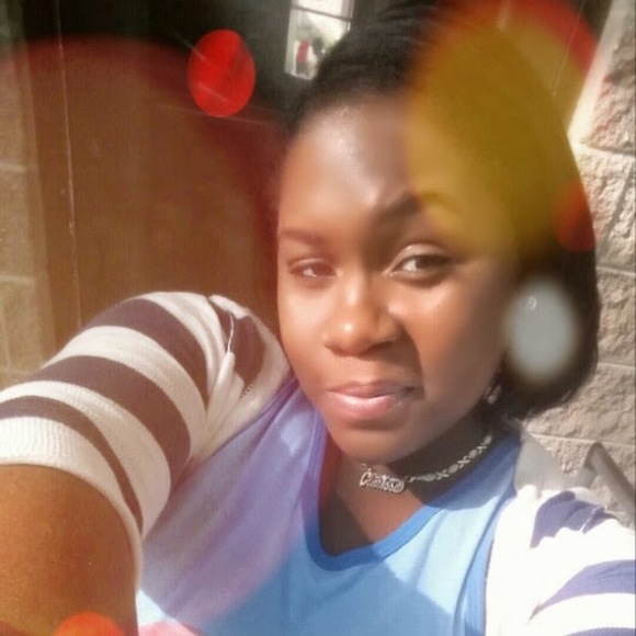 Profile Picture of Clarissa Crooks (@clarissa9230) on Poshmark