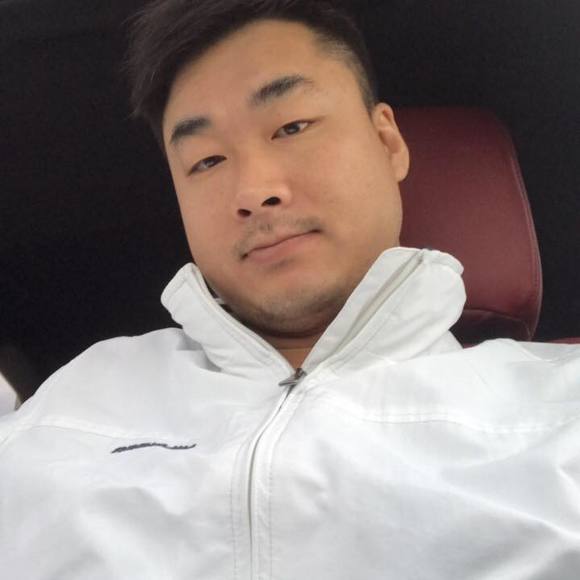 Profile Picture of Jin Lin (@jinlin934) on Poshmark