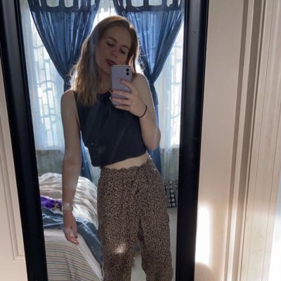 Profile Picture of Erin (@e_l_blake) on Twitter