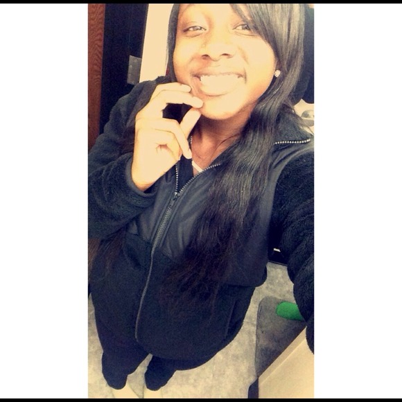 Profile Picture of Ja'mia Mazion (@jpaigeeeee_) on Poshmark