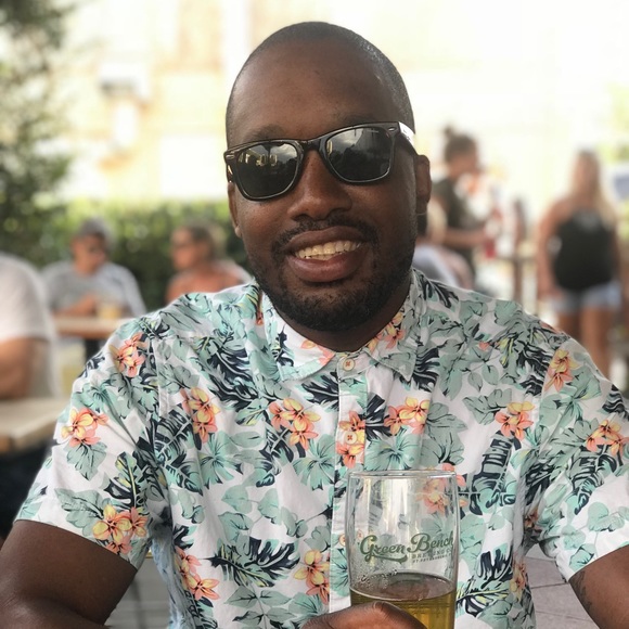 Profile Picture of Damien White (@damo1126) on Poshmark