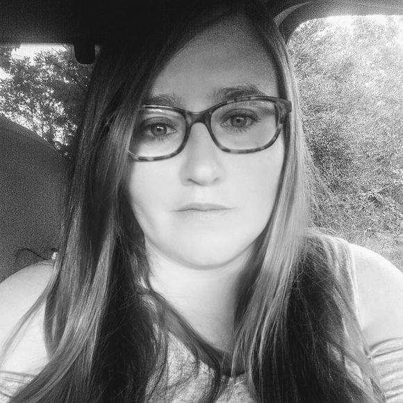 Profile Picture of Wendy Crummie (@brownlee1984) on Poshmark