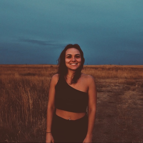 Alex Cohenour - Poshmark Profile Picture of Alex Cohenour (@cohloset) on Poshmark