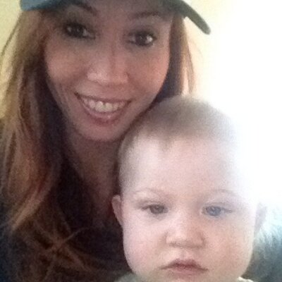 Profile Picture of Heather Holmes (@heddabean) on Twitter